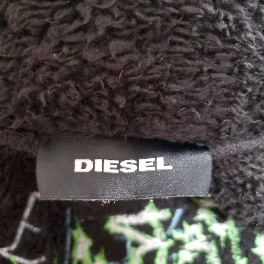 DIESEL(ディーゼル)のDIESEL フリース カオス刺繍 メンズのジャケット/アウター(ブルゾン)の商品写真