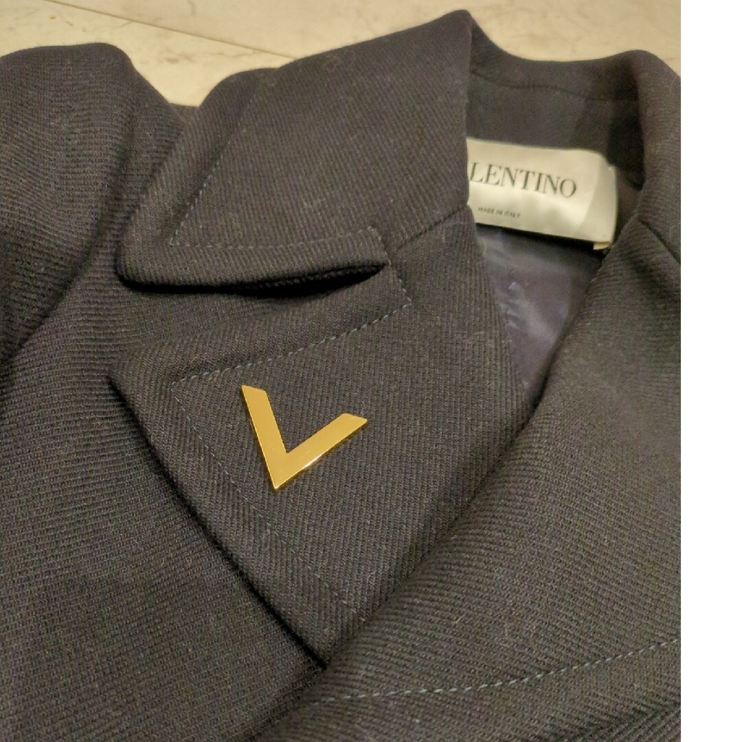 VALENTINO(ヴァレンティノ)の専用になりました！VALENTINO３６コート レディースのジャケット/アウター(テーラードジャケット)の商品写真