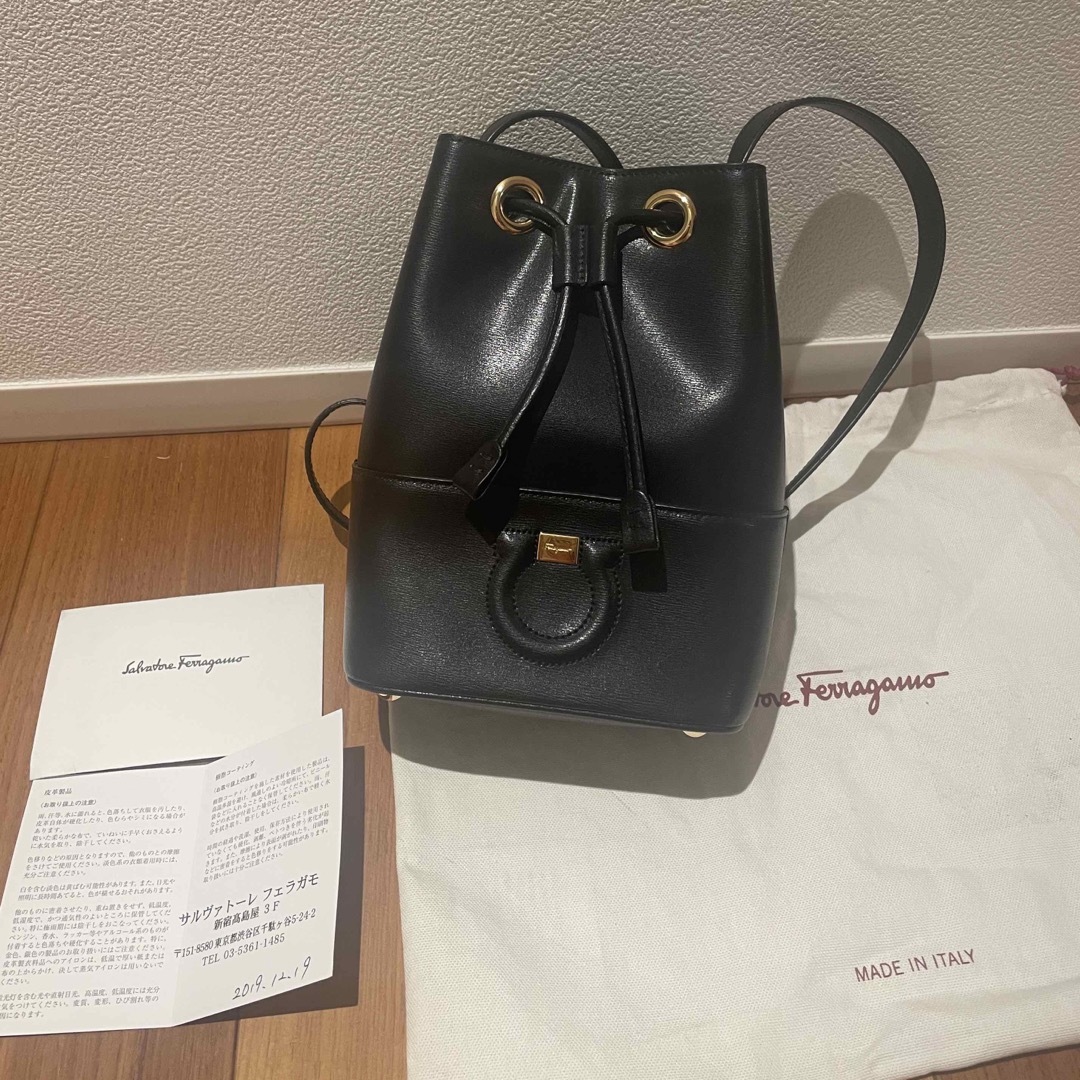 極美品】Salvatore Ferragamo フェラガモ ショルダーバッグ-