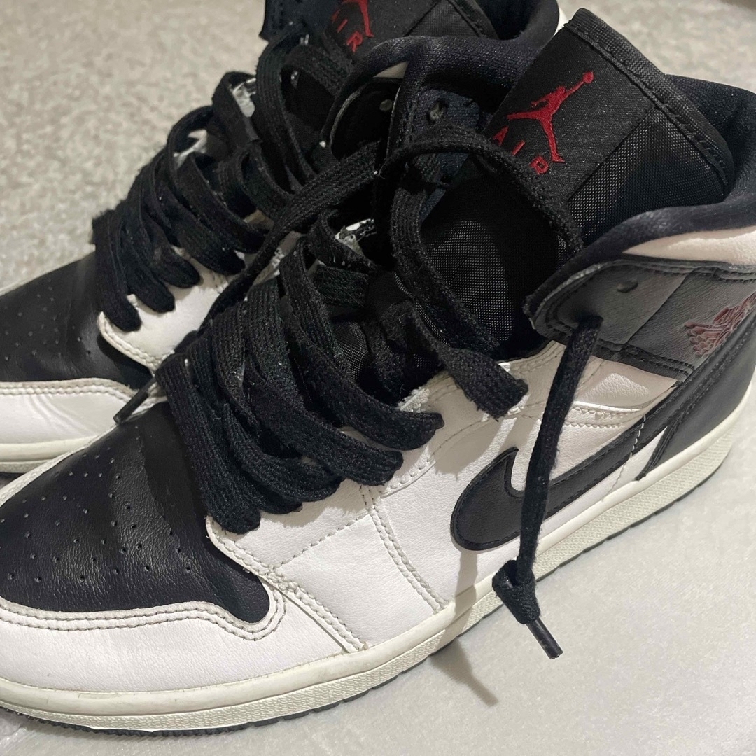 NIKE(ナイキ)のWMNS AIR JORDAN1 MID REVERSE BLACK TOE メンズの靴/シューズ(スニーカー)の商品写真