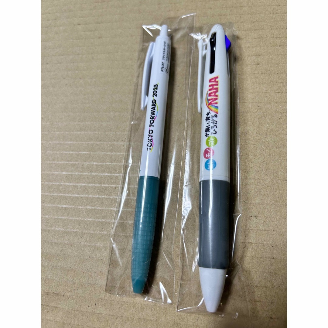 PILOT(パイロット)の【新品】PILOTボールペンと3色ペン エンタメ/ホビーのコレクション(ノベルティグッズ)の商品写真