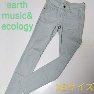 アースミュージックアンドエコロジー(earth music & ecology)のアースミュージック＆エコロジー スキニーパンツ  グリーン XS スキニー(スキニーパンツ)
