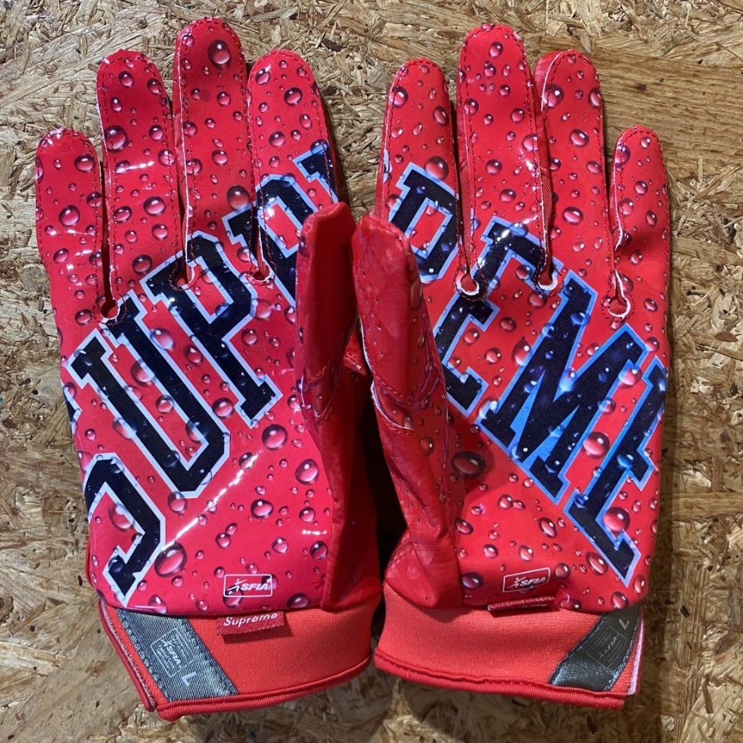 supreme nike  football gloves