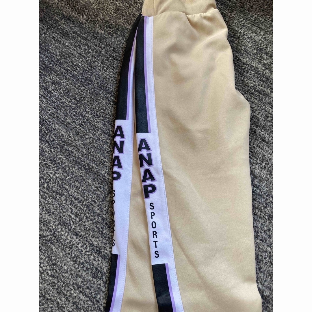 ANAP(アナップ)のANAP アナップ　ジャージ　ボトムス　スポーツ　140サイズ　匿名発送 キッズ/ベビー/マタニティのキッズ服女の子用(90cm~)(パンツ/スパッツ)の商品写真