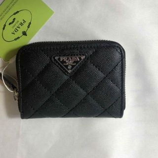 プラダ PRADA 二つ折り財布　ノベルティ