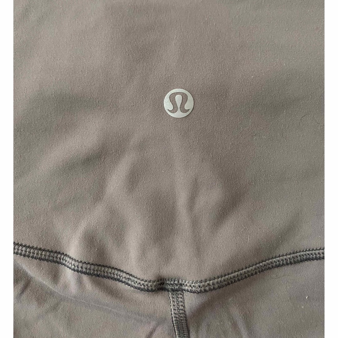 lululemon(ルルレモン)のルルレモン★ Alignレギンス サイズ4 レディースのレッグウェア(レギンス/スパッツ)の商品写真