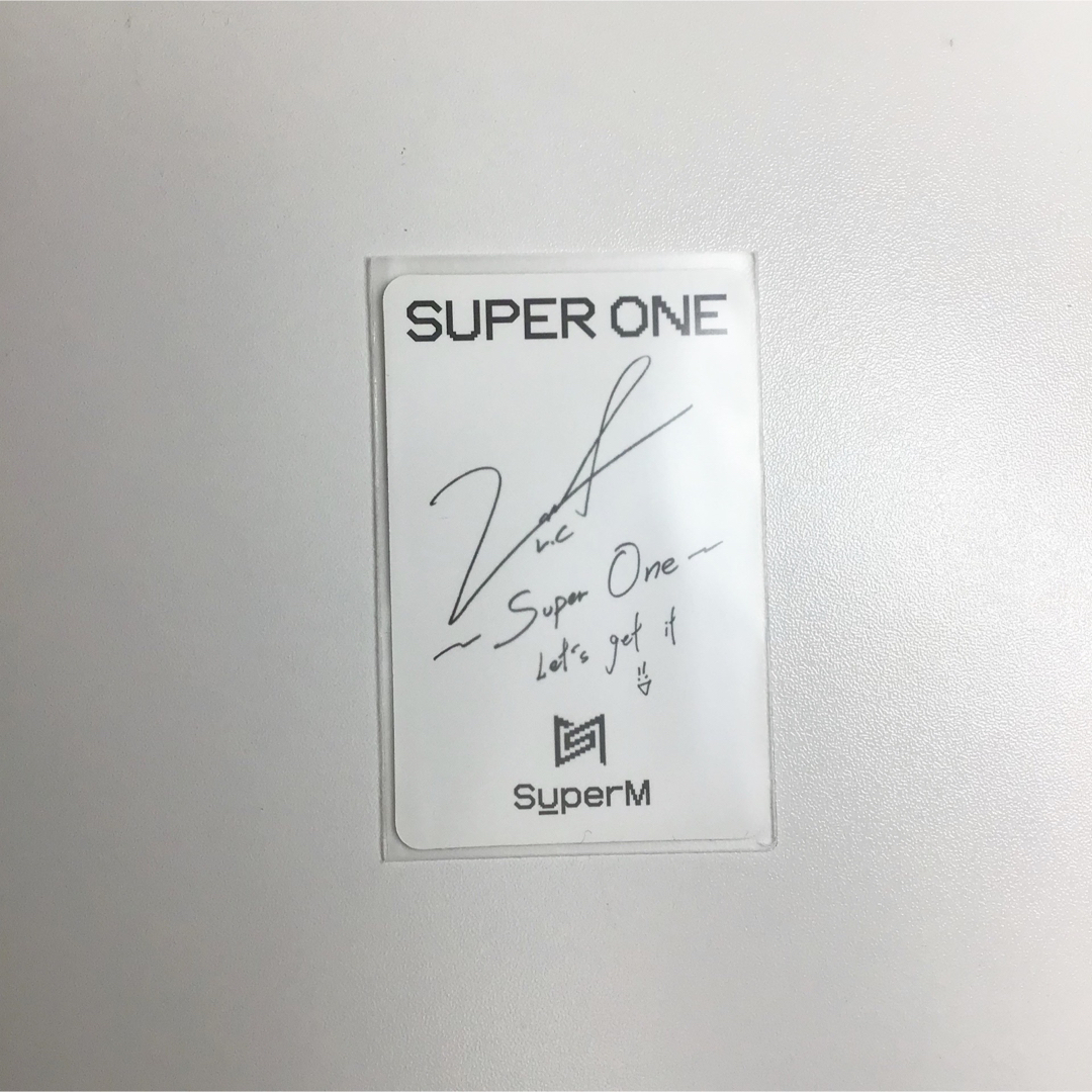 SuperM(スーパーエム)のSuper M トレカ ルーカス エンタメ/ホビーのタレントグッズ(アイドルグッズ)の商品写真