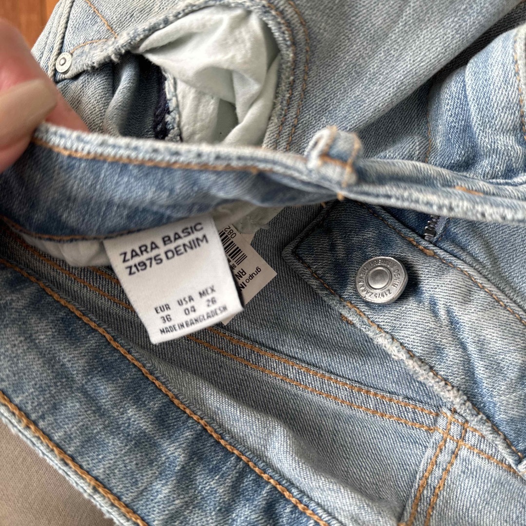 ZARA(ザラ)のZARA ダメージ　スキニー レディースのパンツ(デニム/ジーンズ)の商品写真