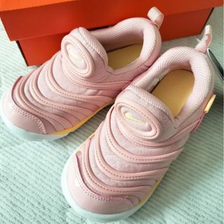 ナイキ(NIKE)の新品ナイキ NIKE ジュニア スニーカー ナイキ ダイナモ フリー ピンク(スリッポン)