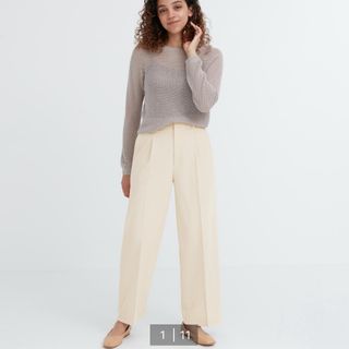 ユニクロ(UNIQLO)のタックワイドパンツ　(カジュアルパンツ)