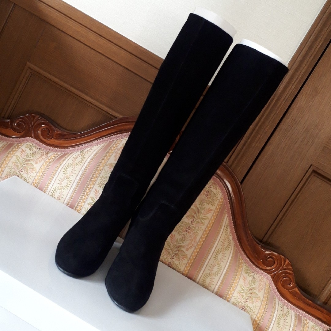 EIZO(エイゾー)の専用　　　EIZOエイゾー　ロングブーツ22.5　美品ブラック　バックファスナー レディースの靴/シューズ(ブーツ)の商品写真