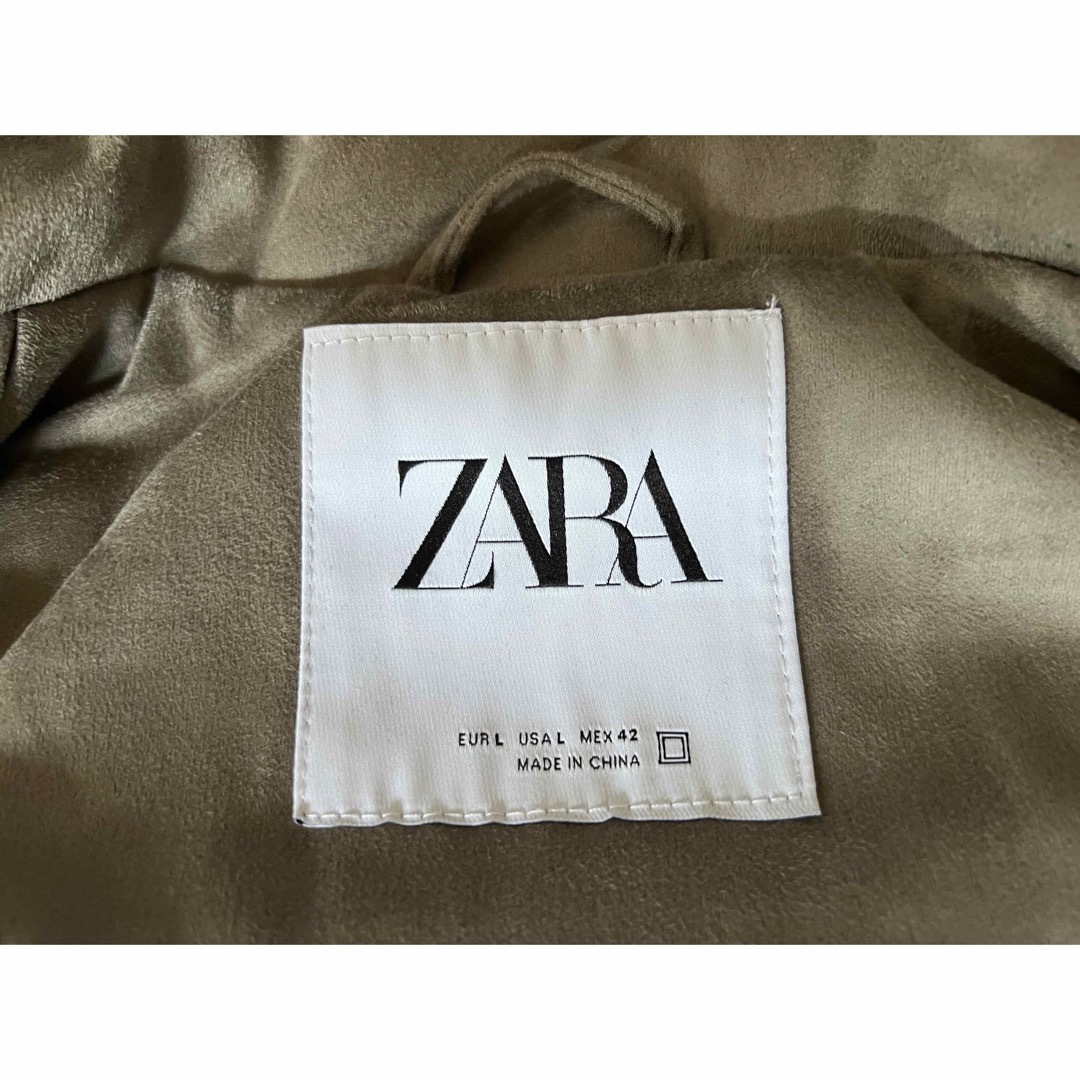 ZARA(ザラ)のZARA メンズ　スエード調中綿ベストL新品 メンズのジャケット/アウター(ダウンベスト)の商品写真