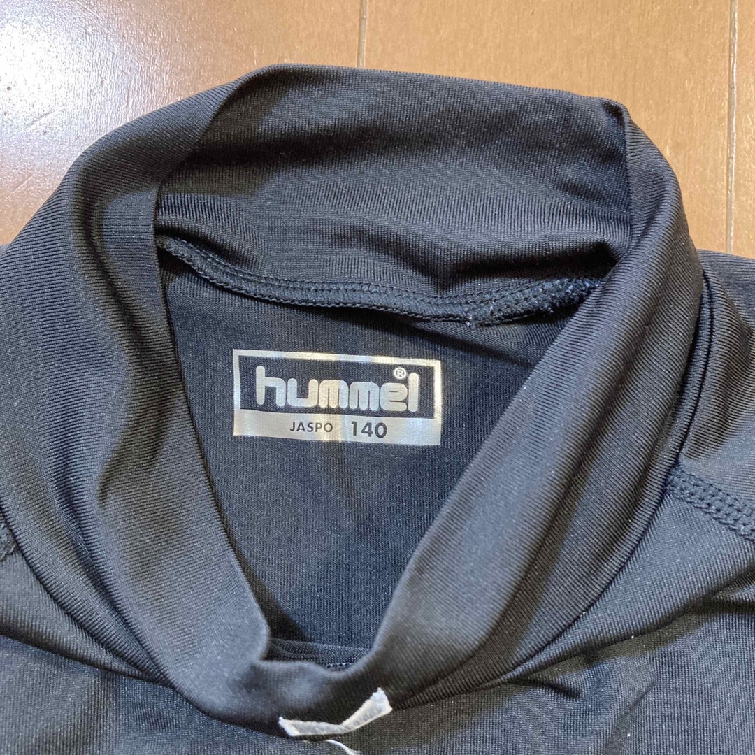 hummel(ヒュンメル)のhummel ハイネックインナーシャツ ボーイズ キッズ/ベビー/マタニティのキッズ服男の子用(90cm~)(Tシャツ/カットソー)の商品写真