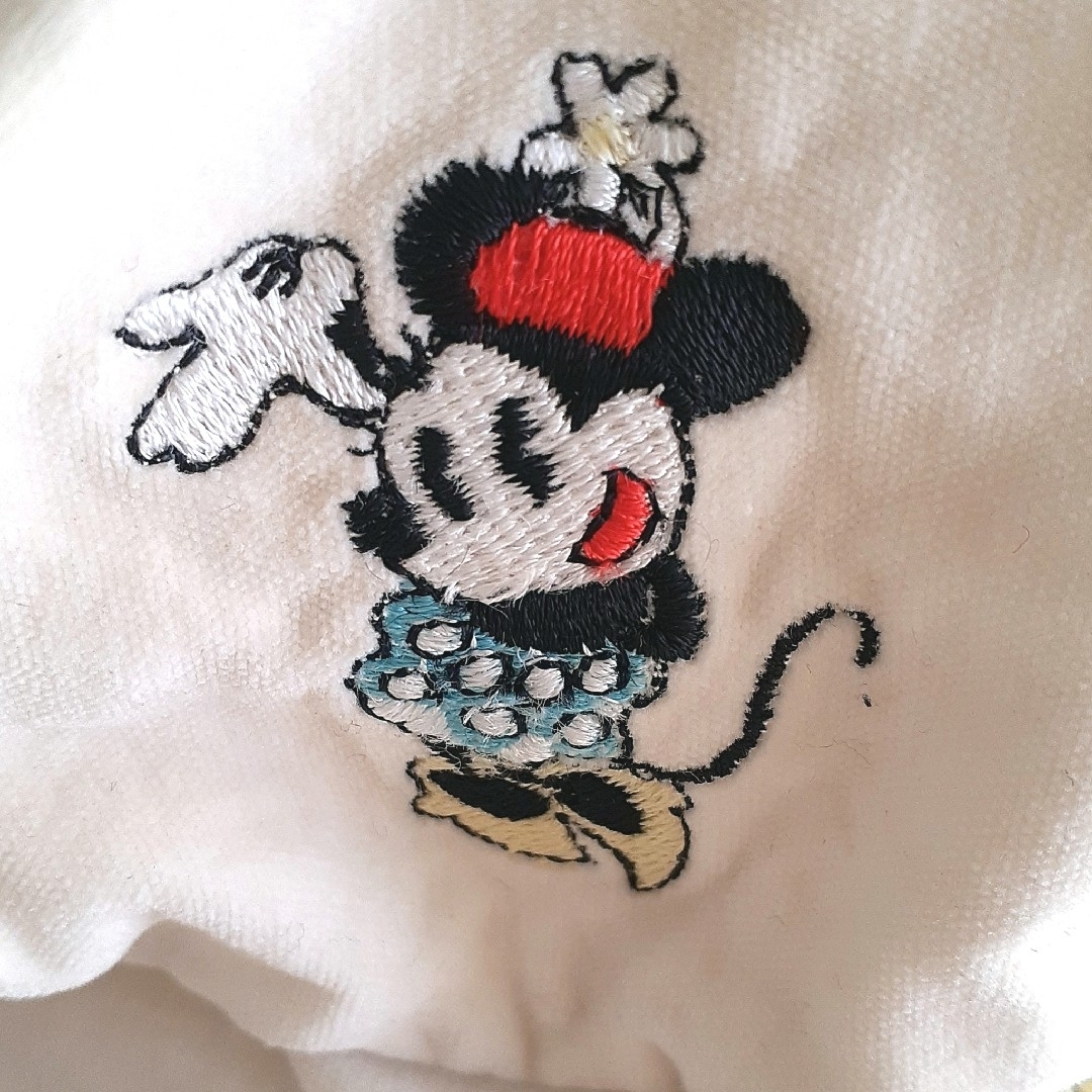 Disney(ディズニー)のミニーマウス　ミニーちゃん　キャップ　帽子　57cm　オフホワイト レディースの帽子(キャップ)の商品写真
