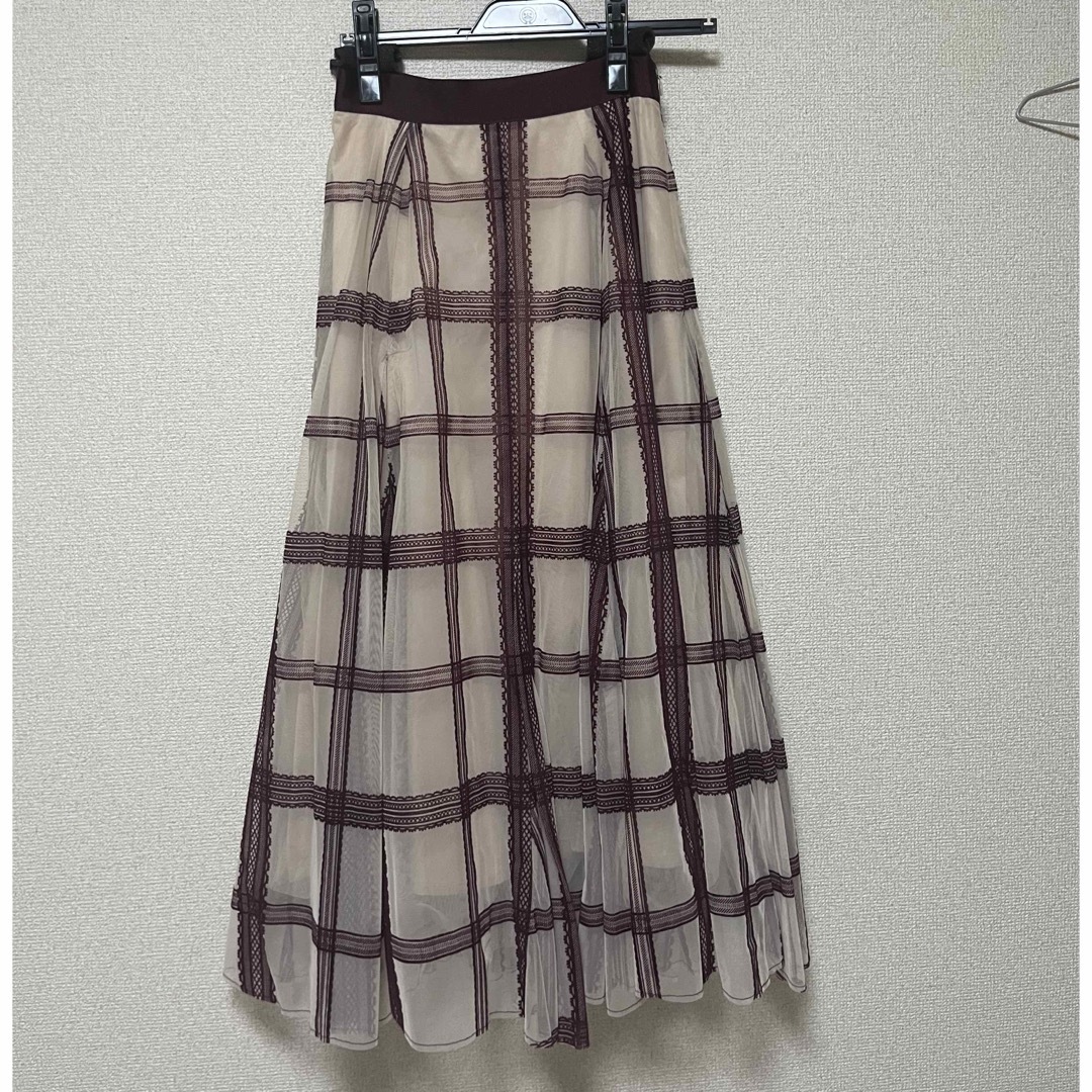 SNIDEL(スナイデル)のsnidel Sustainableフロッキーチュールスカート レディースのスカート(ひざ丈スカート)の商品写真