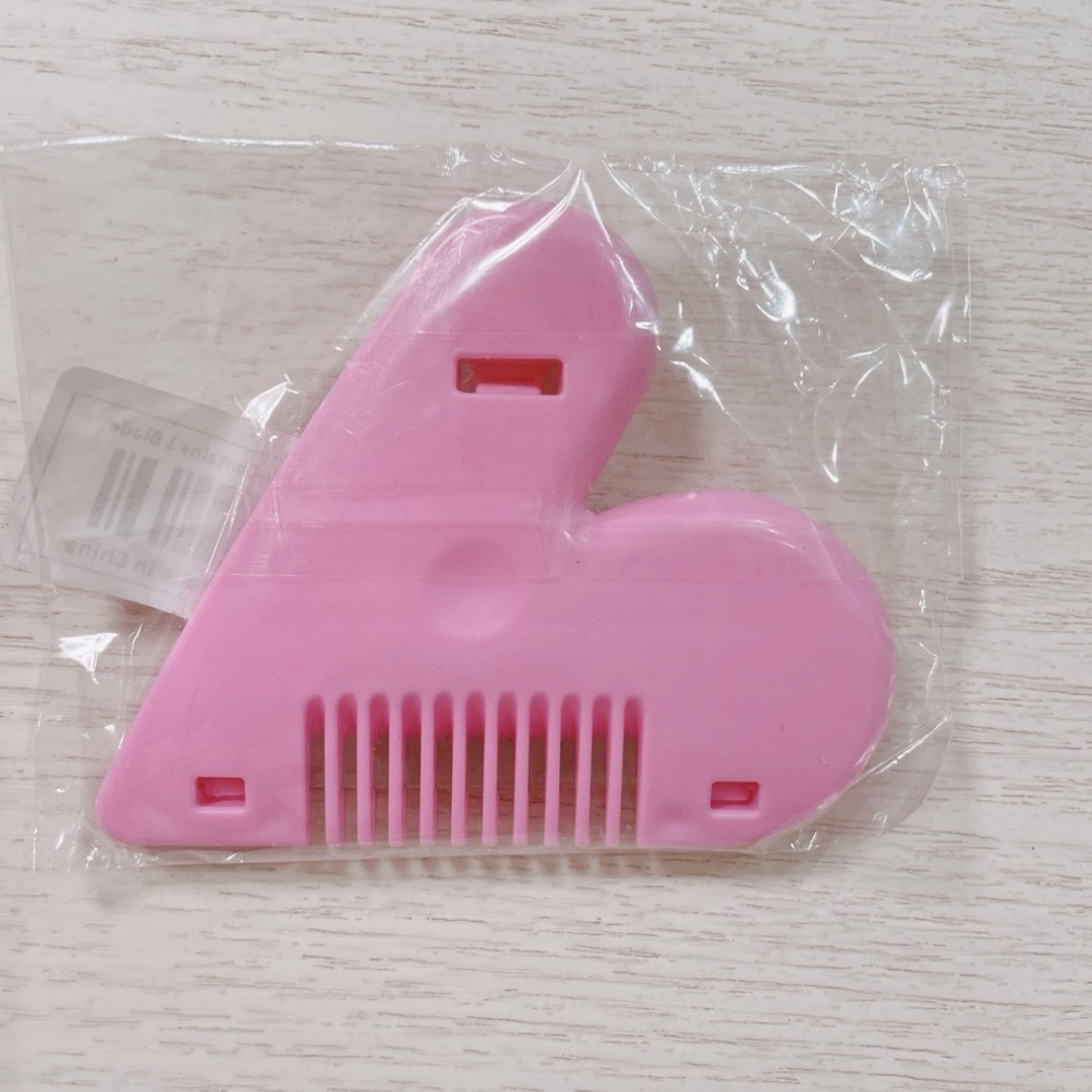 ハート型　アンダーヘアカッター　ピンク1個 コスメ/美容のボディケア(その他)の商品写真