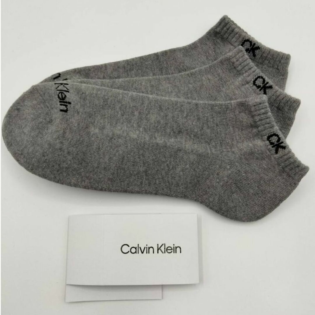 Calvin Klein(カルバンクライン)のカルバンクライン メンズソックス グレイ くるぶしソックス 3足セット メンズのレッグウェア(ソックス)の商品写真