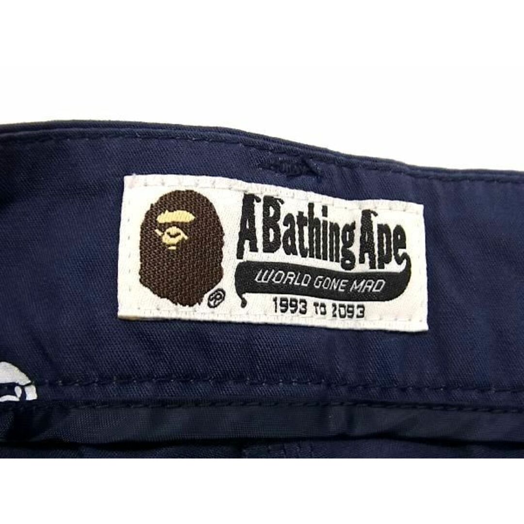 A BATHING APE(アベイシングエイプ)の■新品■未使用■ A BATHING APE アベイシングエイプ コットン100% 総柄 ショートパンツ ボトムス 洋服 表記サイズS ネイビー系 BG2899  メンズのパンツ(その他)の商品写真