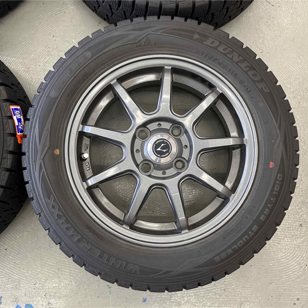 DUNLOP - 日産ノートスタッドレスタイヤホイル付175/65R14 ダンロップ