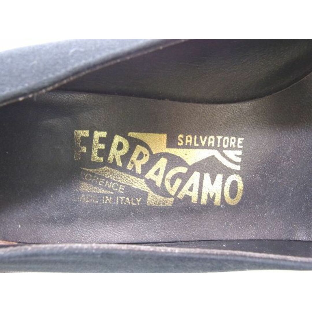 Salvatore Ferragamo(サルヴァトーレフェラガモ)のSalvatore Ferragamo フェラガモ サテン ヒール パンプス  サイズ7(約24.5?) 靴 シューズ レディース ブラック系 DD3026 レディースの靴/シューズ(ハイヒール/パンプス)の商品写真