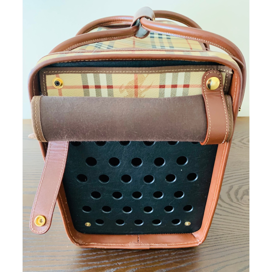 BURBERRY(バーバリー)のはるかさん専用　ペット用キャリーバッグ(Burberry) その他のペット用品(かご/ケージ)の商品写真