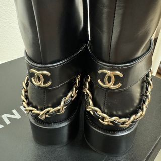 シャネル(CHANEL)のCHANEL チェーン　ロングブーツ　37c(ブーツ)