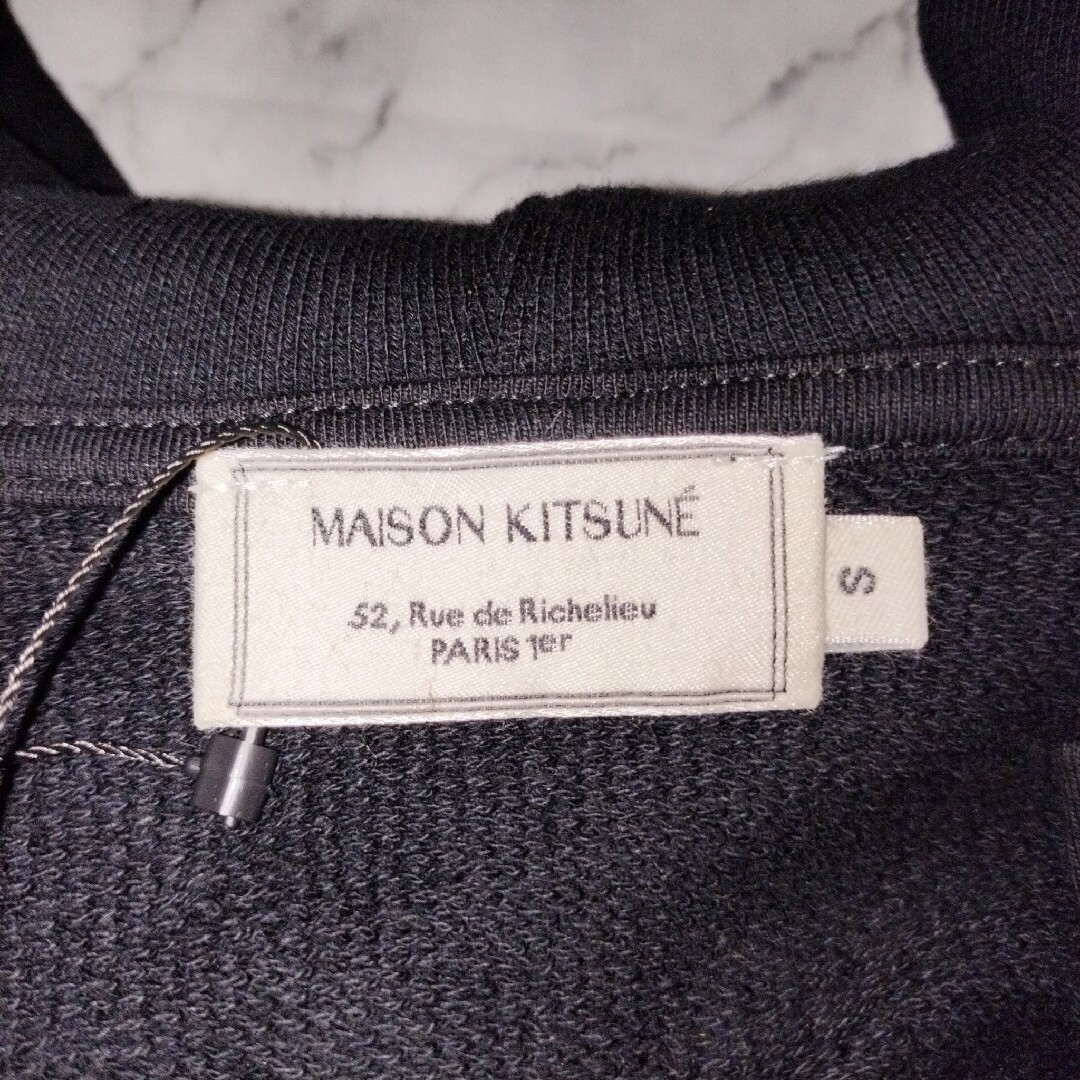 MAISON KITSUNE'(メゾンキツネ)の新品未使用 S M L メゾンキツネ チラックス パーカー フーディー/ブラック メンズのトップス(パーカー)の商品写真