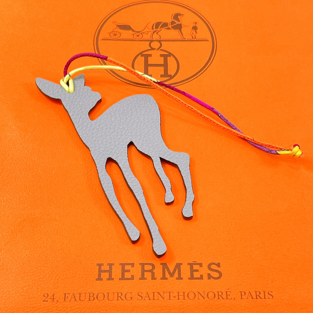 Hermes(エルメス)のエルメス チャーム Petit h プティアッシュ  バンビ  グレー レディースのアクセサリー(チャーム)の商品写真