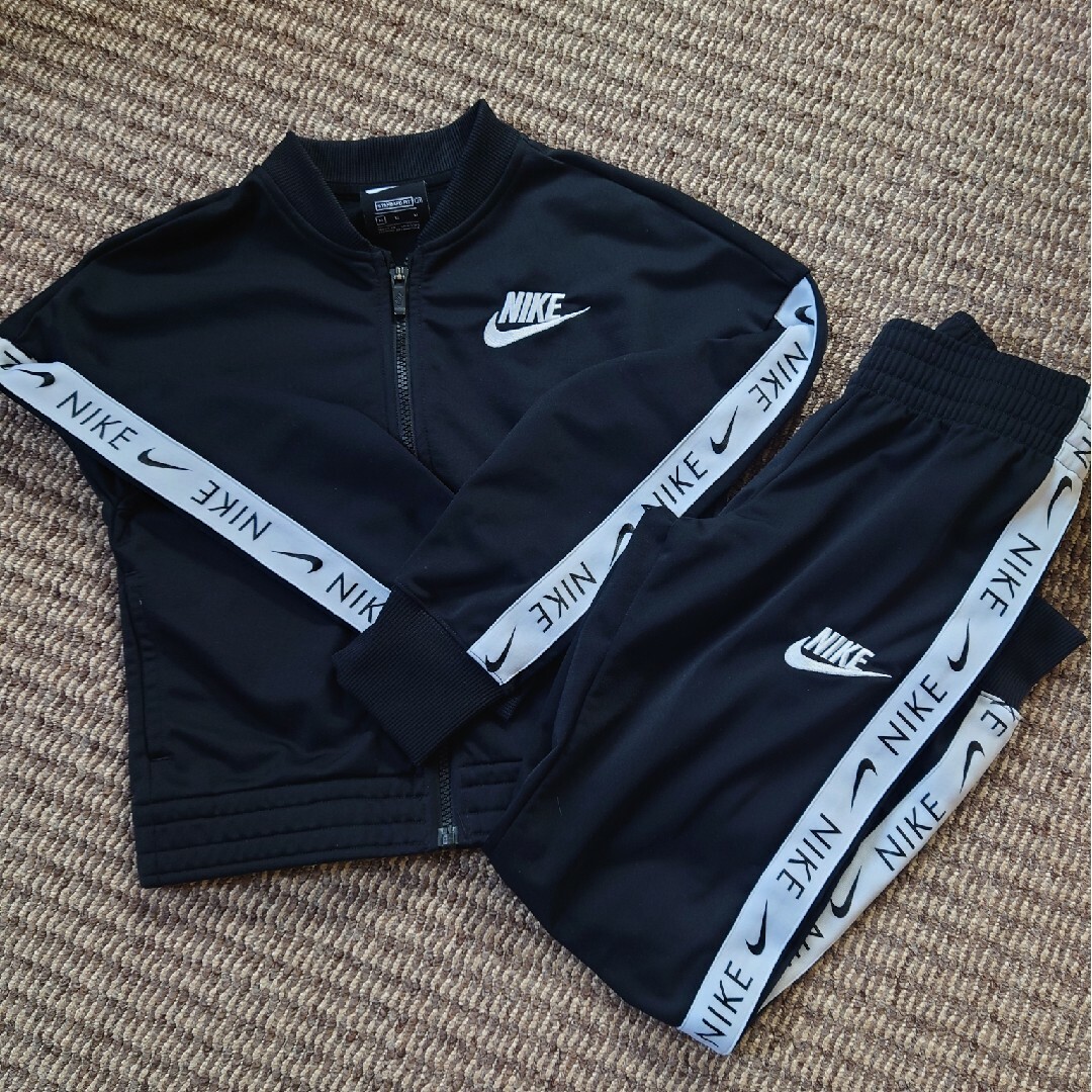 NIKE(ナイキ)のナイキ・ジュニア　　ジャージ、セットアップ キッズ/ベビー/マタニティのキッズ服男の子用(90cm~)(その他)の商品写真