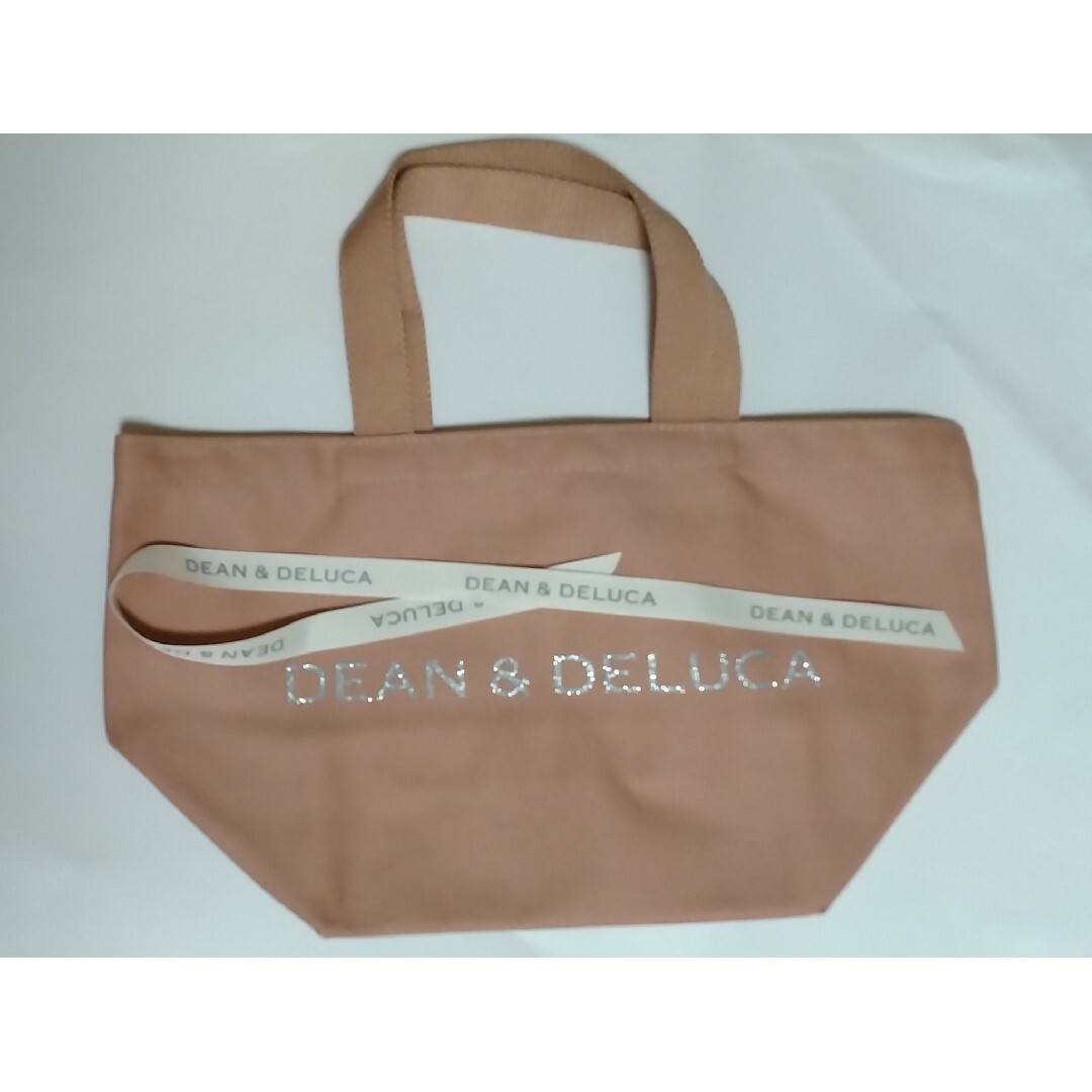 DEAN & DELUCA(ディーンアンドデルーカ)のDEAN&DELUCA ディーン&デルーカ　チャリティートートバッグ　 Sサイズ エンタメ/ホビーのコレクション(その他)の商品写真