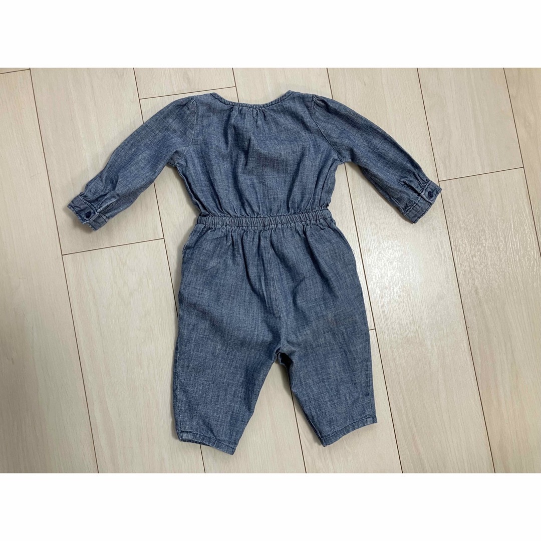 babyGAP(ベビーギャップ)の【美品】babyGAP70cm長袖デニムロンパース キッズ/ベビー/マタニティのベビー服(~85cm)(カバーオール)の商品写真