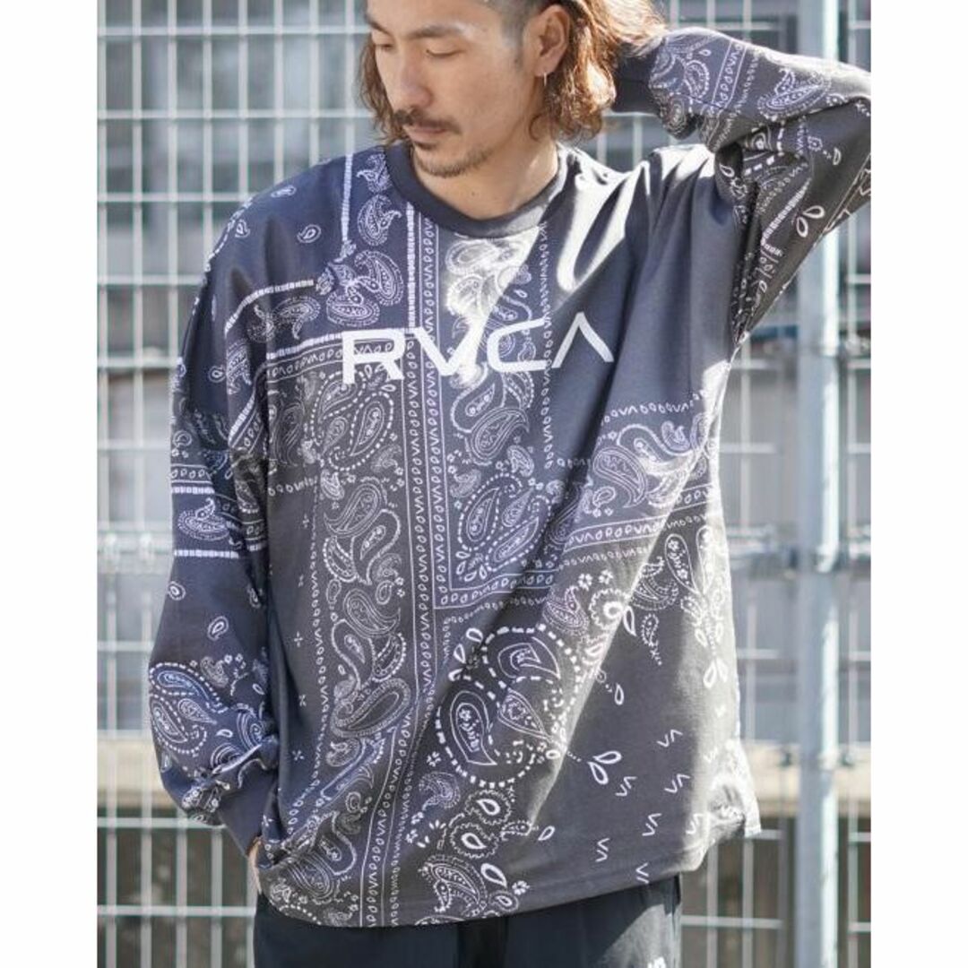 RVCA(ルーカ)の【完売品】RVCA  BANDANA柄 ロングスリーブＴシャツ　M　NAVY メンズのトップス(Tシャツ/カットソー(七分/長袖))の商品写真