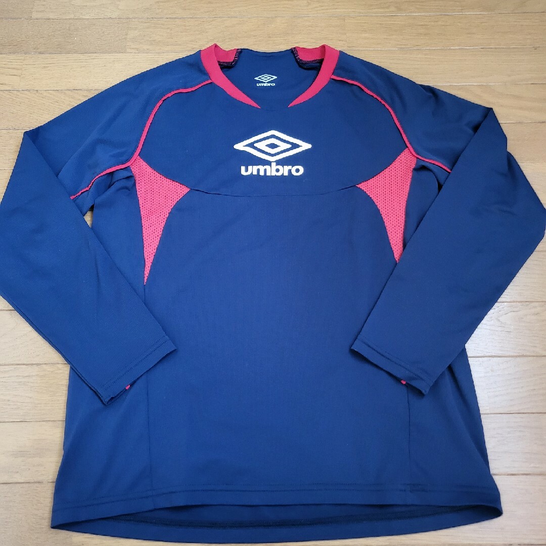 UMBRO(アンブロ)のアンブロ プラクティスシャツ 150 スポーツ/アウトドアのサッカー/フットサル(ウェア)の商品写真