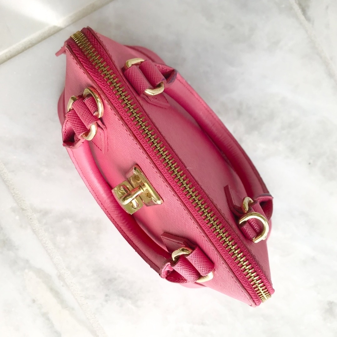 Samantha Thavasa(サマンサタバサ)の値下げ❗️サマンサタバサ　2way  バッグ　ピンク　ゴールド レディースのバッグ(ショルダーバッグ)の商品写真