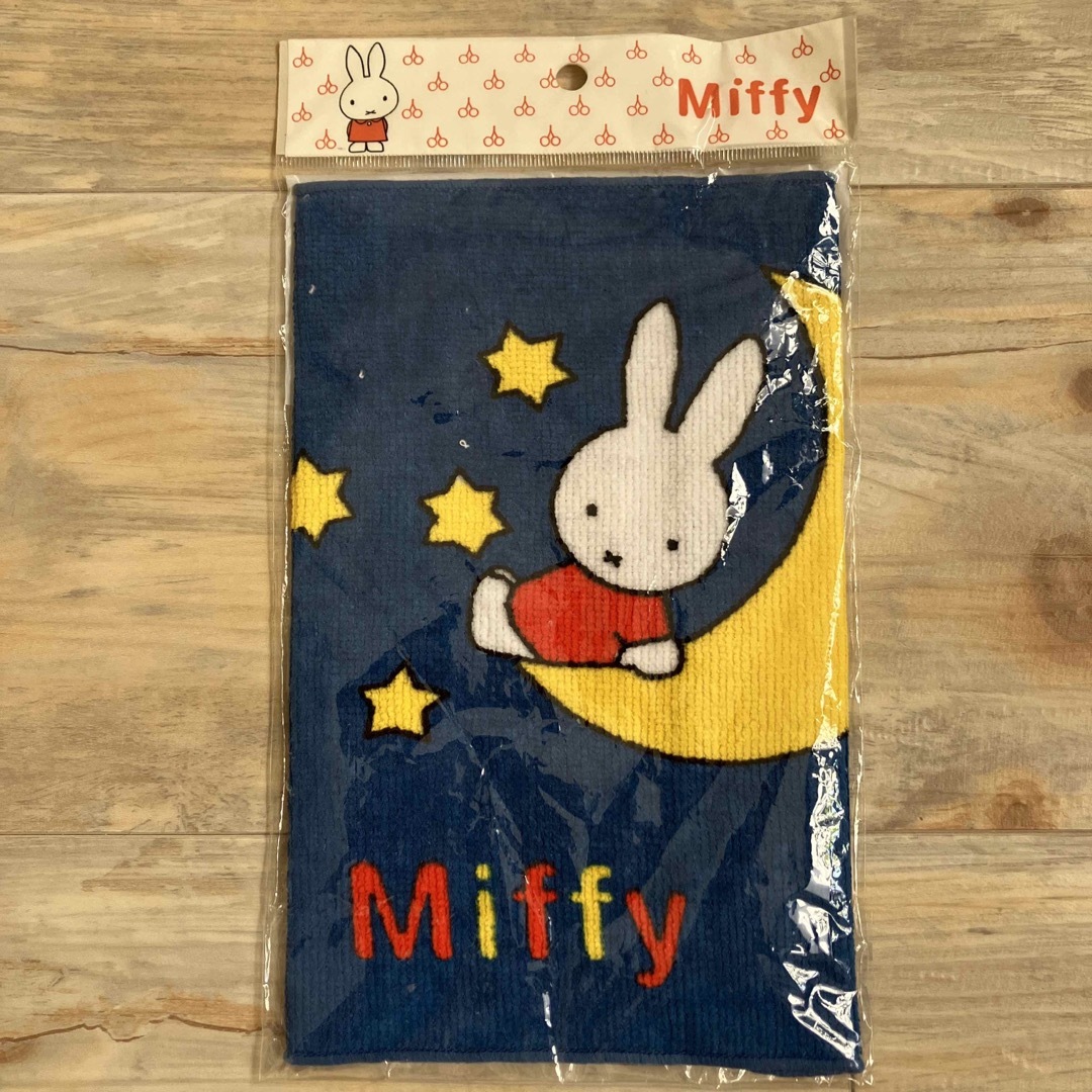 miffy(ミッフィー)のミッフィーちゃん　ウサギうさぎ　月ムーン星スターハンカチハンドタオル綿100% レディースのファッション小物(ハンカチ)の商品写真