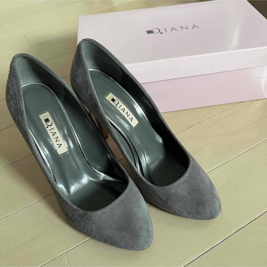DIANA(ダイアナ)のダイアナ　Diana シルキー　パンプス　グレー　23.5 レディースの靴/シューズ(ハイヒール/パンプス)の商品写真