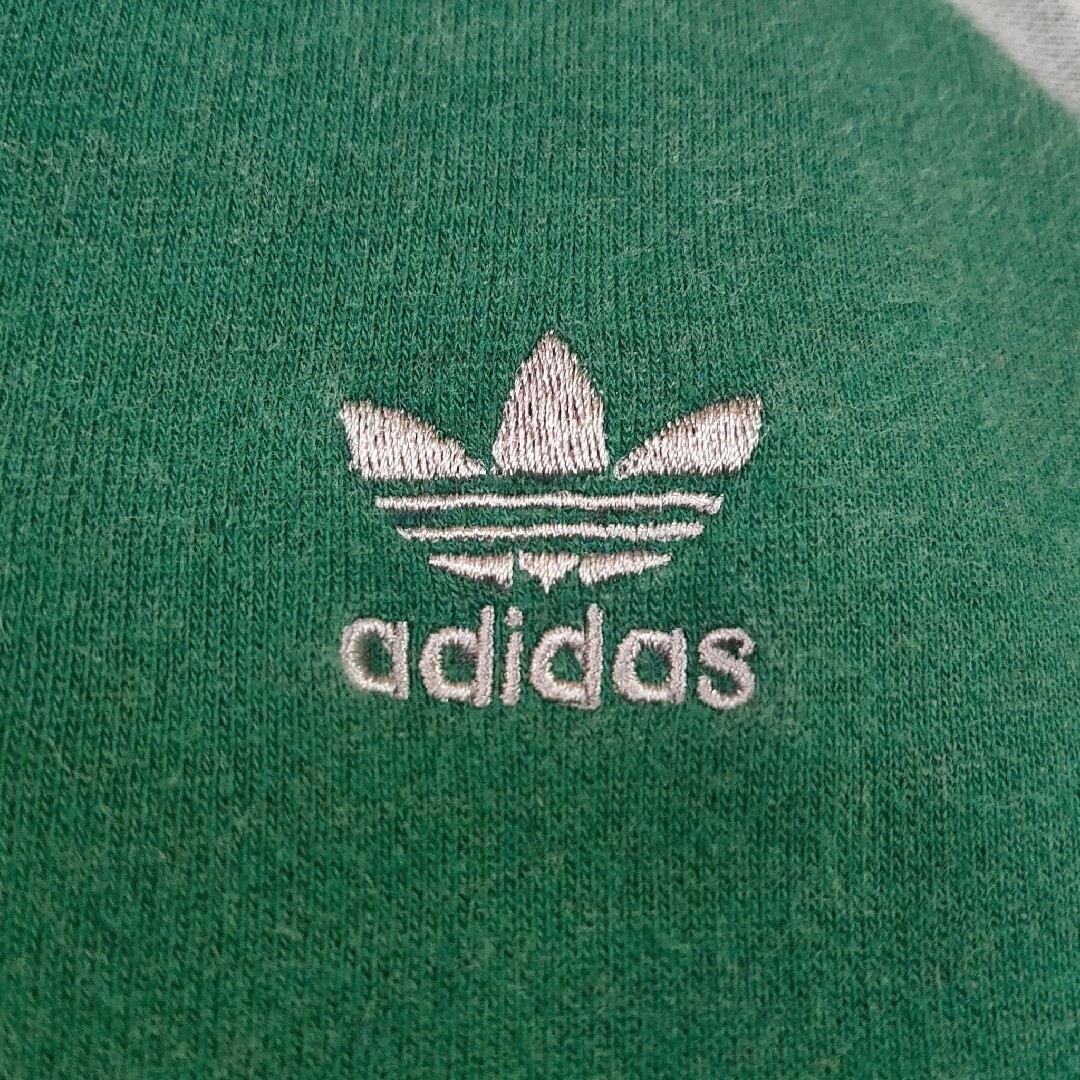 adidas(アディダス)の◎adidas◎BIGロゴ*バイカラー*ラグラン袖*フーディー レディースのトップス(パーカー)の商品写真