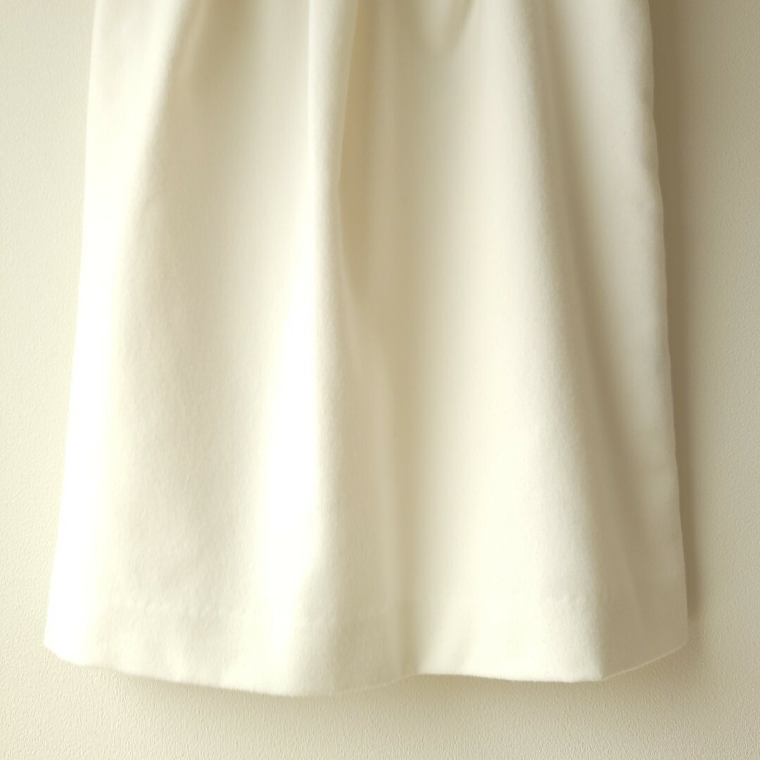 ENNEA エンネア　スカート　レディースMサイズ　オフホワイト レディースのスカート(ひざ丈スカート)の商品写真