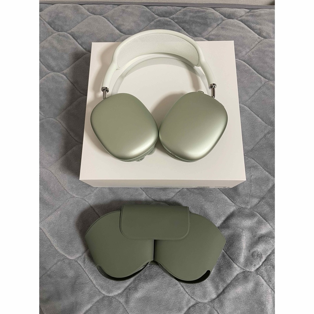 Apple(アップル)のAirPods Max ヘッドフォン MGYH3J/A グリーンApple スマホ/家電/カメラのオーディオ機器(ヘッドフォン/イヤフォン)の商品写真