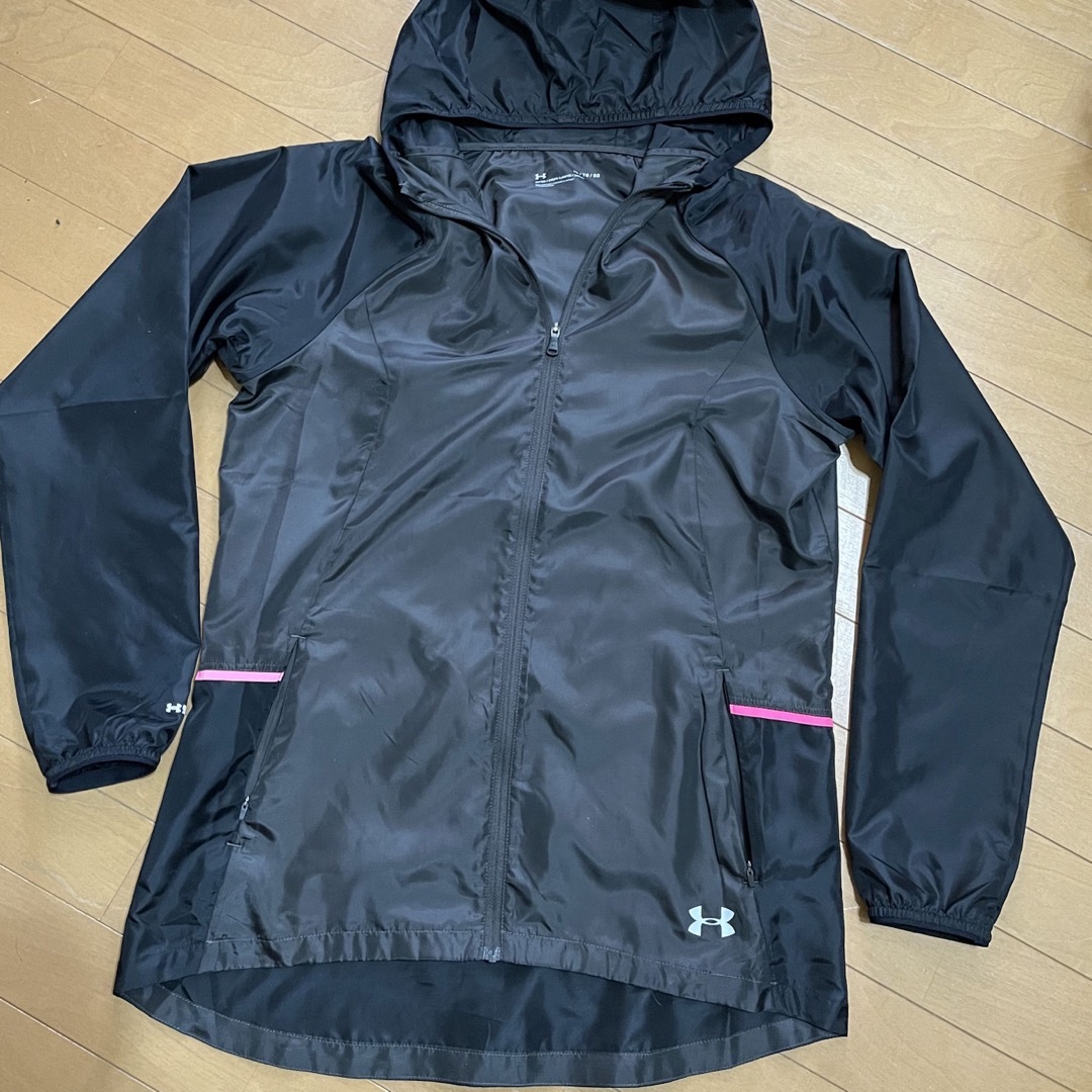 UNDER ARMOUR(アンダーアーマー)のアンダーアーマー⭐︎レディース⭐︎ウィンドジャケット⭐︎ＸＬ スポーツ/アウトドアのランニング(ウェア)の商品写真