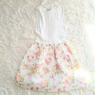 新品タグ付き　simonetta ♡　花柄ドレス　ワンピース　24M