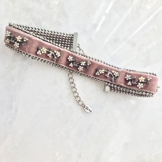 ザラ(ZARA)のZARA チョーカー　花柄(ネックレス)