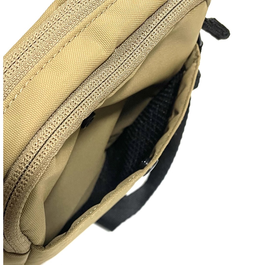 UNIQLO(ユニクロ)のユニクロ　ナイロンミニショルダーバッグ メンズのバッグ(ショルダーバッグ)の商品写真