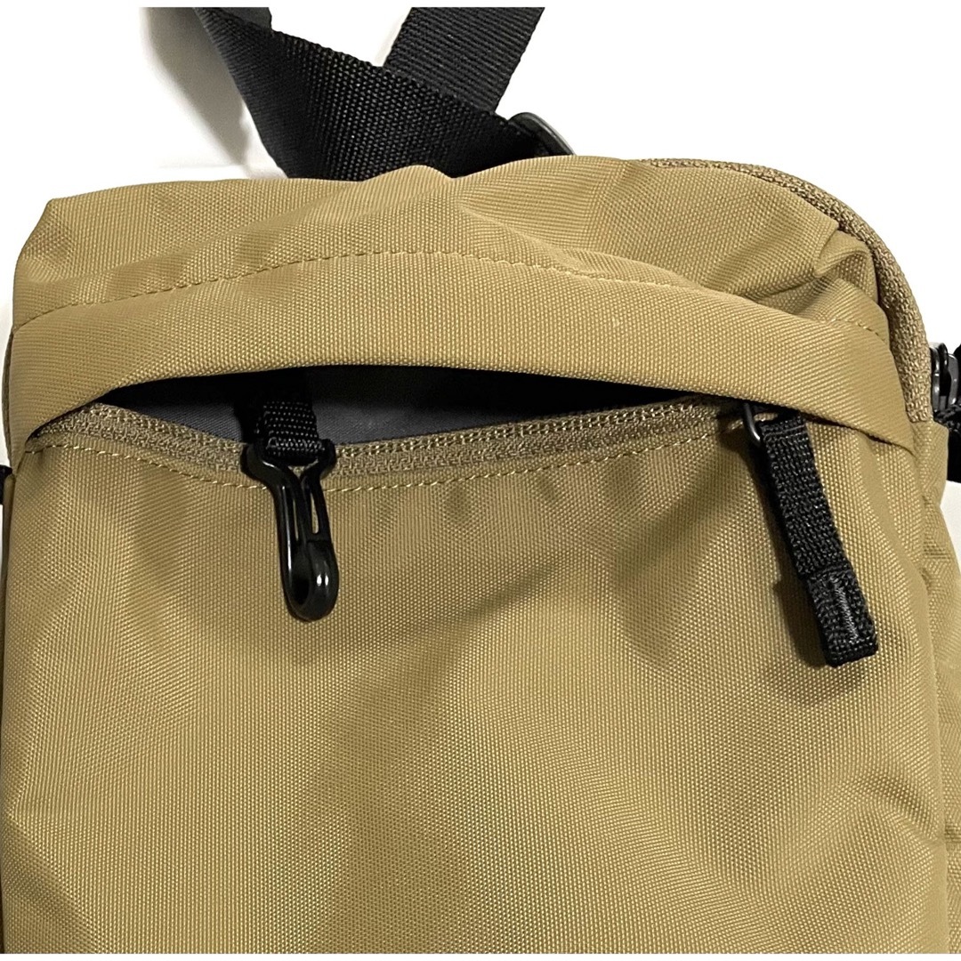 UNIQLO(ユニクロ)のユニクロ　ナイロンミニショルダーバッグ メンズのバッグ(ショルダーバッグ)の商品写真