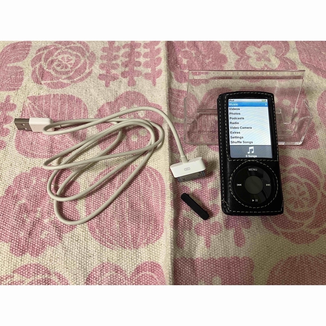 iPod(アイポッド)の【最終値下】iPod nano 第5世代　8GB ブラック箱説ありイヤホン未使用 スマホ/家電/カメラのオーディオ機器(ポータブルプレーヤー)の商品写真