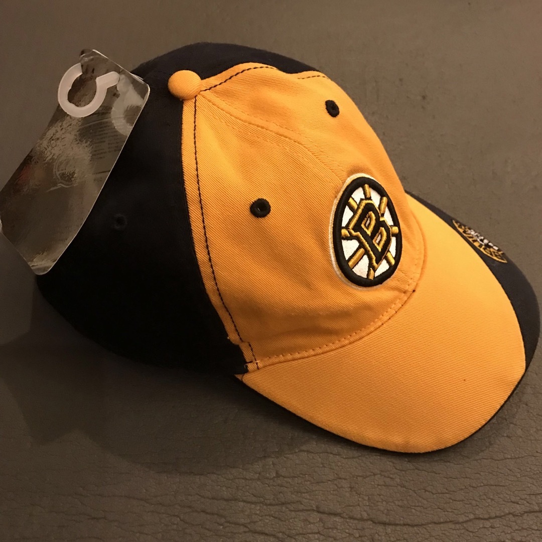47 Brand(フォーティセブン)の未使用Tag付き　NHLボストン ブルーインズ 2tone color Cap メンズの帽子(キャップ)の商品写真