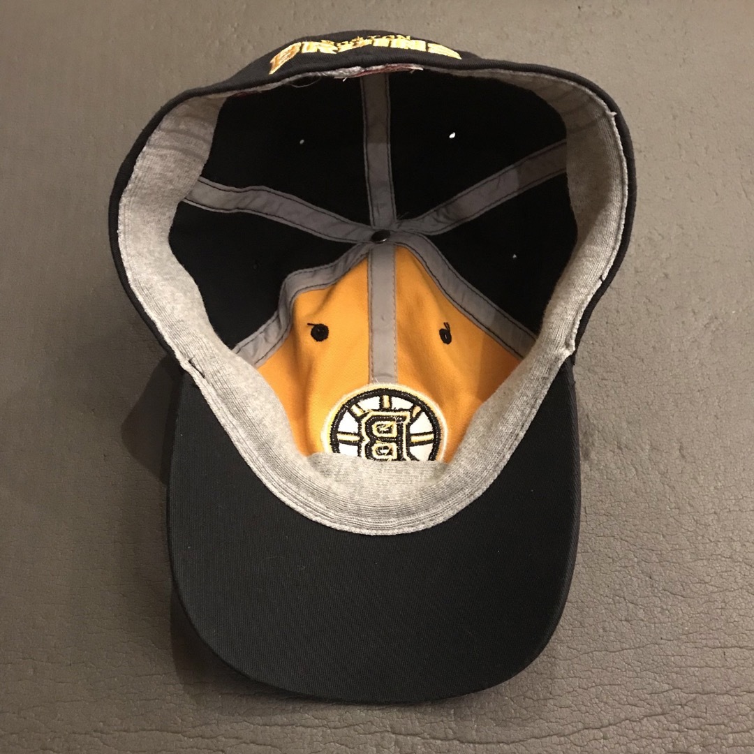 47 Brand(フォーティセブン)の未使用Tag付き　NHLボストン ブルーインズ 2tone color Cap メンズの帽子(キャップ)の商品写真