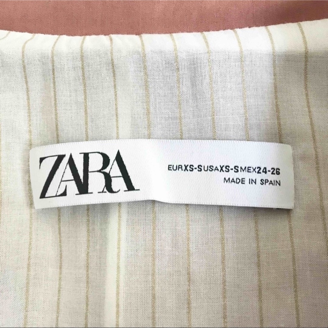 ZARA(ザラ)のZARA オーバーサイズ トレンチコート サイズ　XS~S レディースのジャケット/アウター(トレンチコート)の商品写真