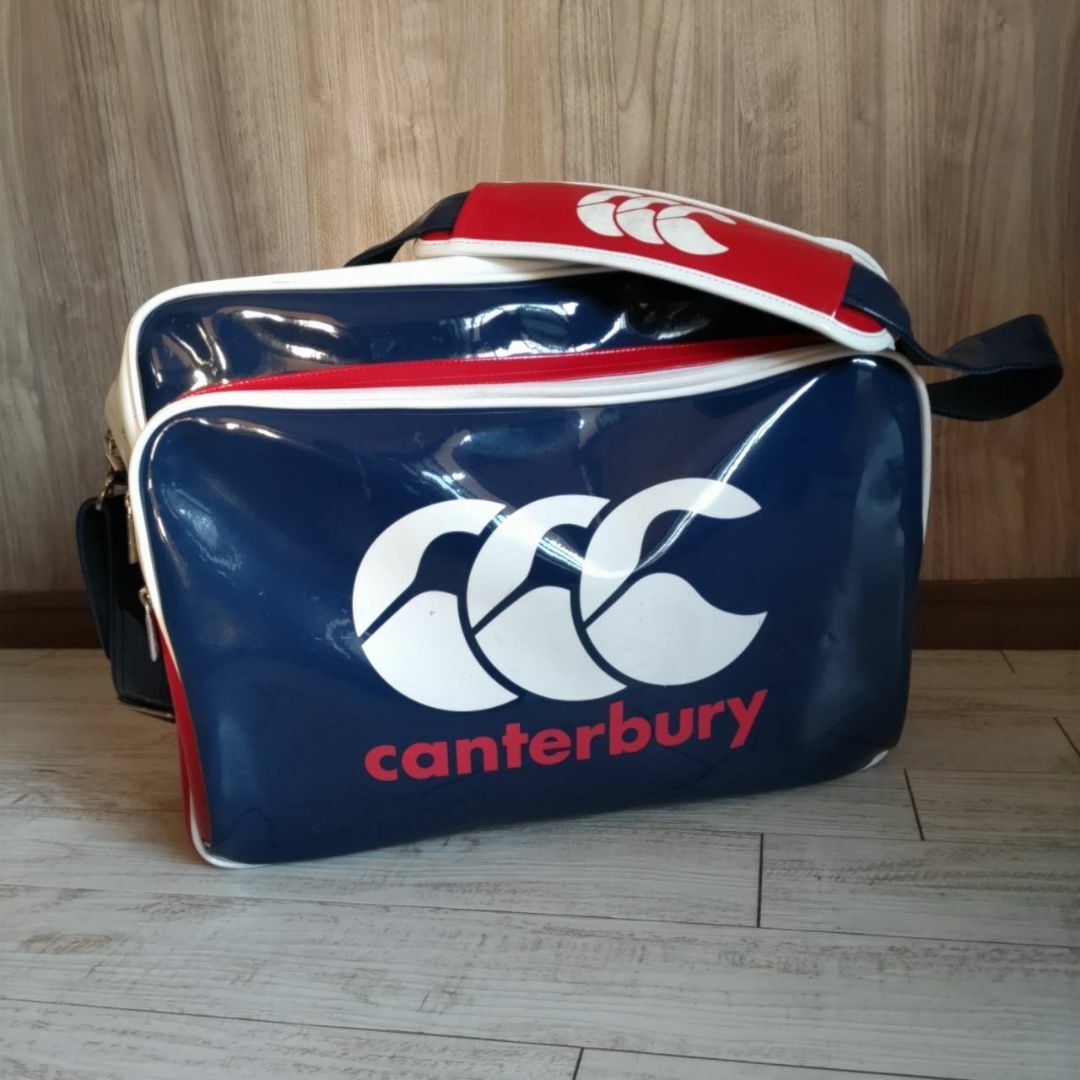 CANTERBURY(カンタベリー)の【おまけ付】CanterburyのエナメルバッグL【USED】 スポーツ/アウトドアのスポーツ/アウトドア その他(ラグビー)の商品写真