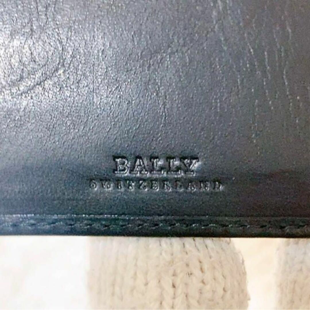 極美品　BALLY マトラッセ キルティングレザー がま口 2つ折財布　ブラック